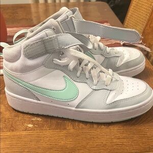 Nike High-Top Sneakers in White and Light Green